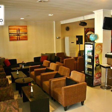 Royal Mamberamo Hotel Sorong Exterior foto
