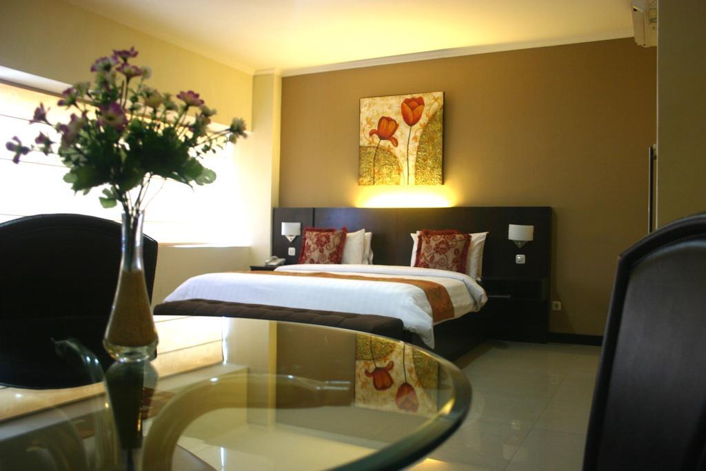 Royal Mamberamo Hotel Sorong Habitación foto