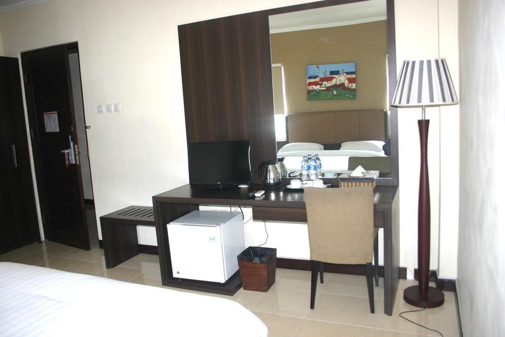 Royal Mamberamo Hotel Sorong Habitación foto
