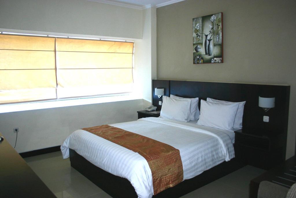 Royal Mamberamo Hotel Sorong Habitación foto