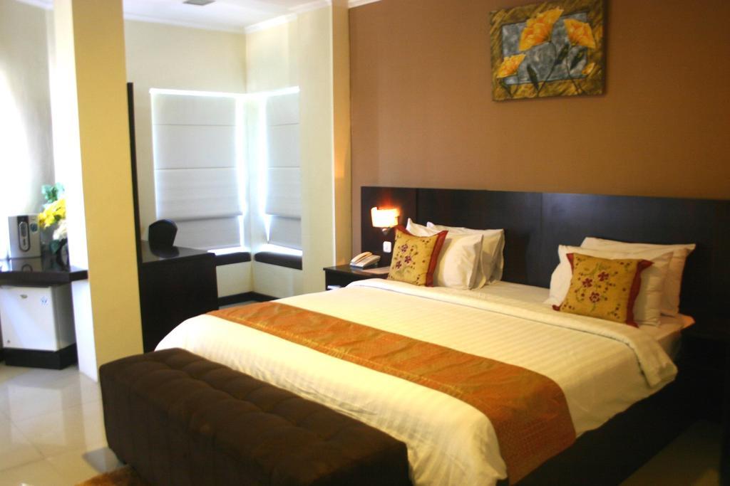 Royal Mamberamo Hotel Sorong Habitación foto