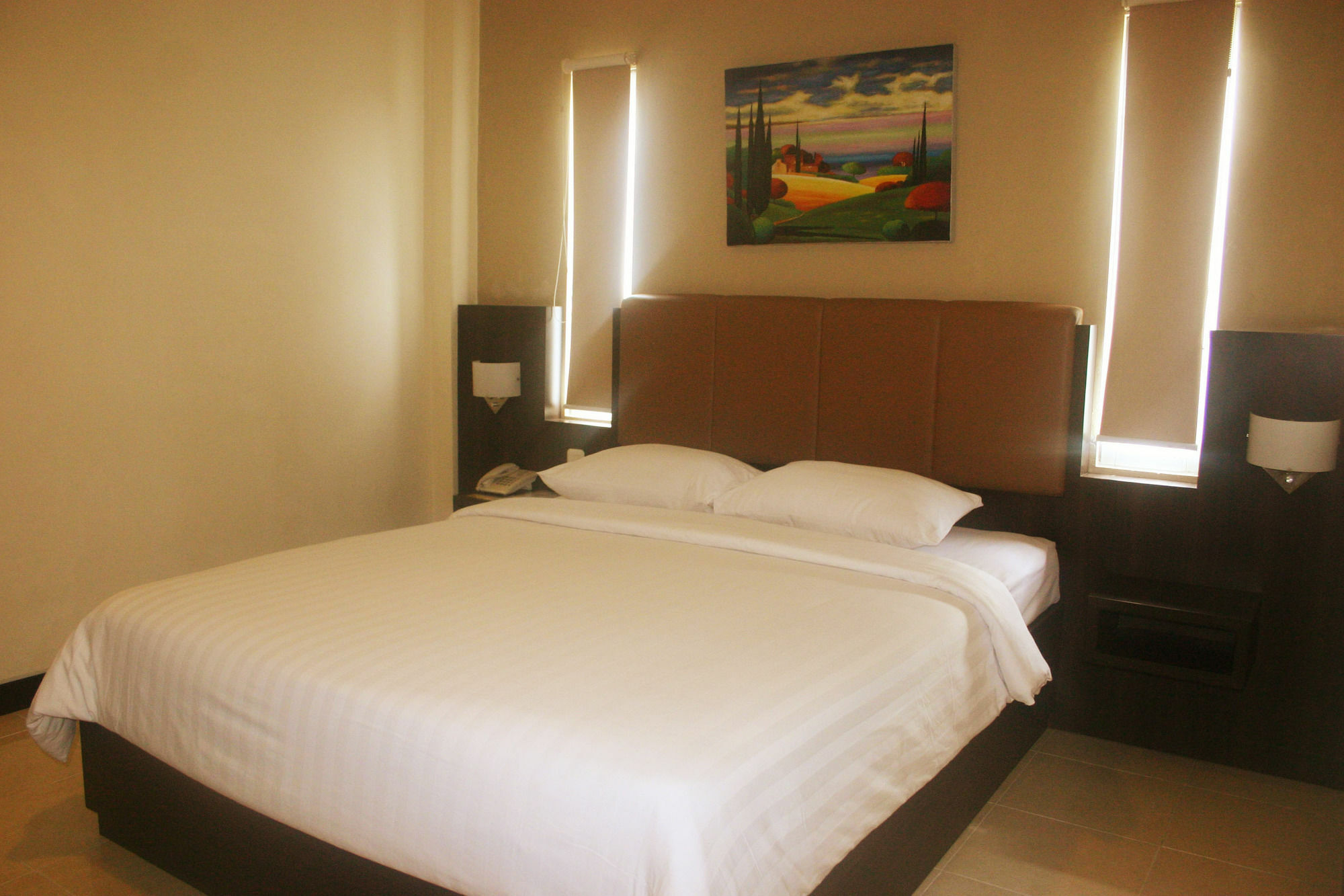 Royal Mamberamo Hotel Sorong Exterior foto